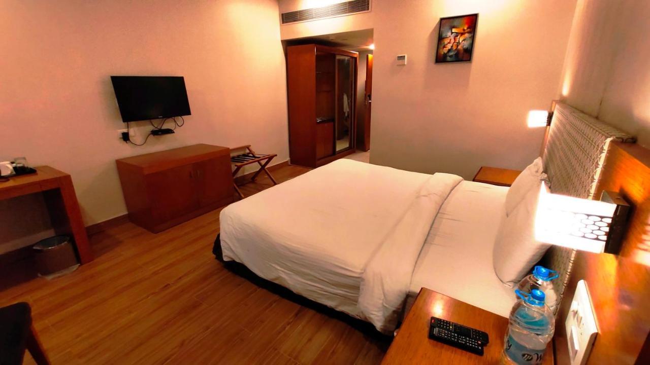 Western Ashoka Hotel 3*